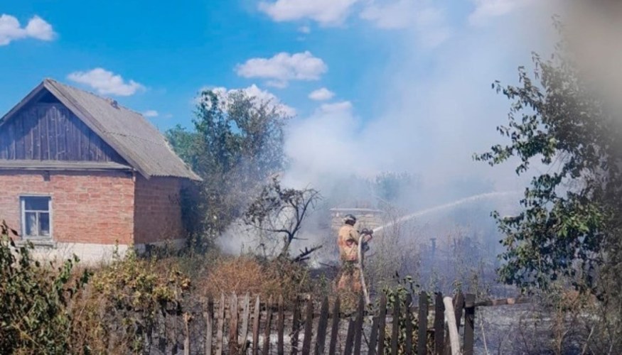 Наслідки влучання російського БПЛА на території приватного домоволодіння у Миргородському районі Полтавської області