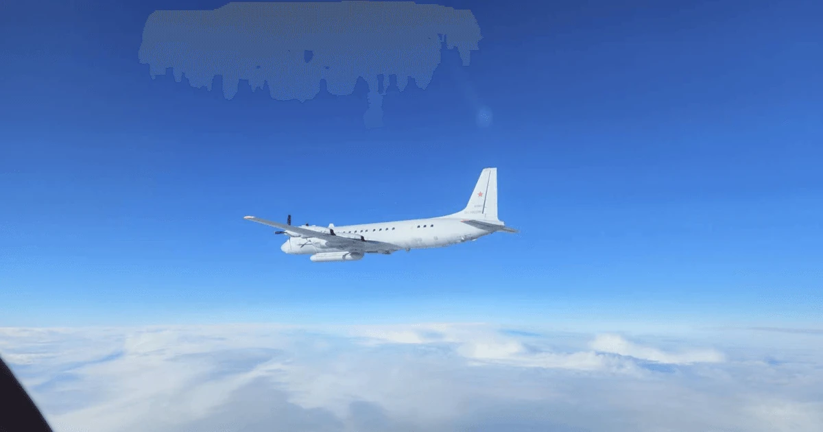 Російський літак-розвідник Іл-20 над Балтійським морем