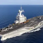Атомний авіаносець «Шарль де Голль» на військово-морській базі в Тулоні