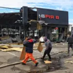 Пошкоджені фасади та покрівля житлових будинків у Печерському районі Києва після падіння БпЛА 15 жовтня 2026 року